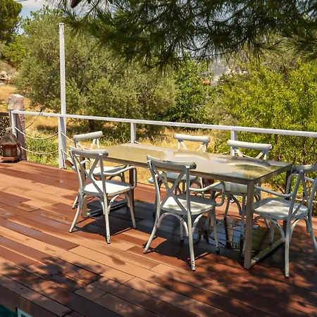 بيت للعطل Rozana House Silikou