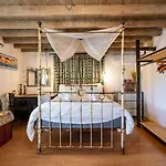Rozana House Silikou