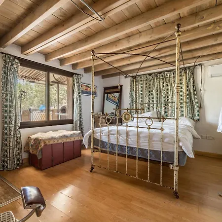 Nyaraló Rozana House