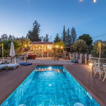 Nyaraló Rozana House